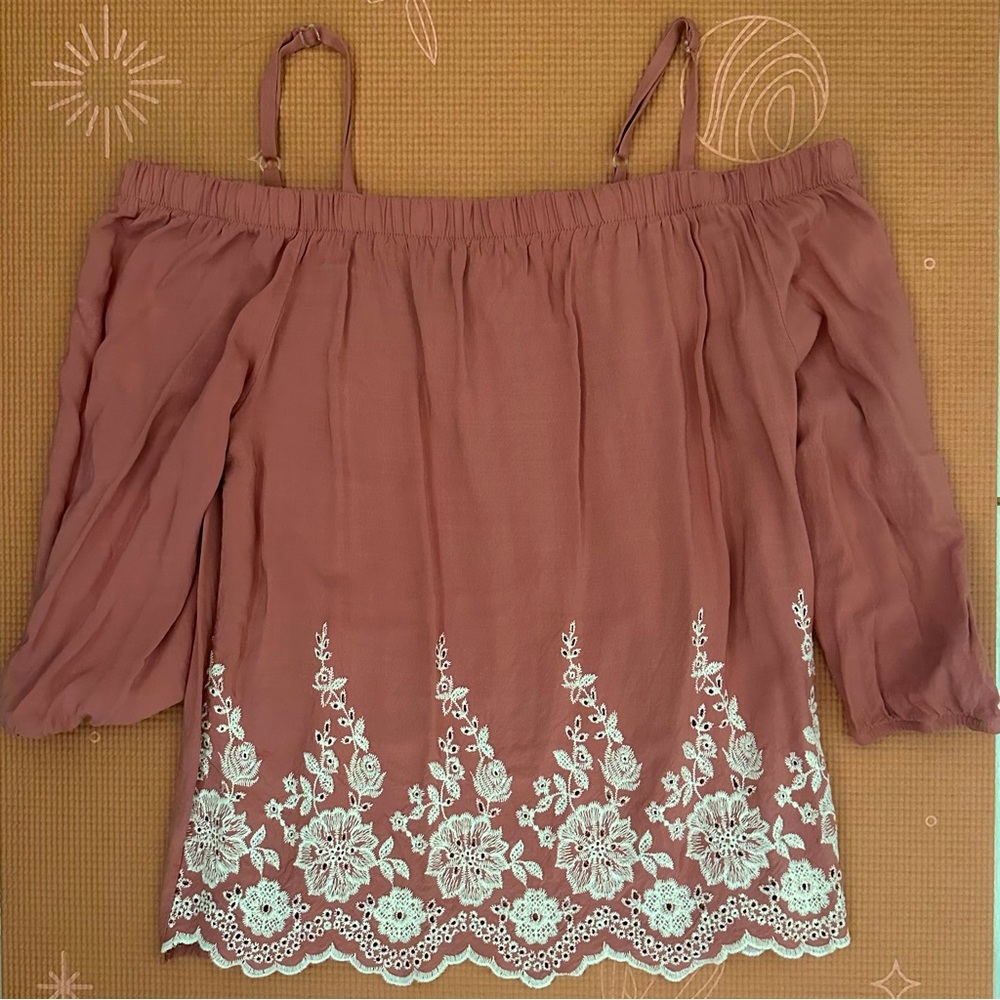 By & By Junior Off-the-Shoulder Sleeve Pink embroidered Blouse Small